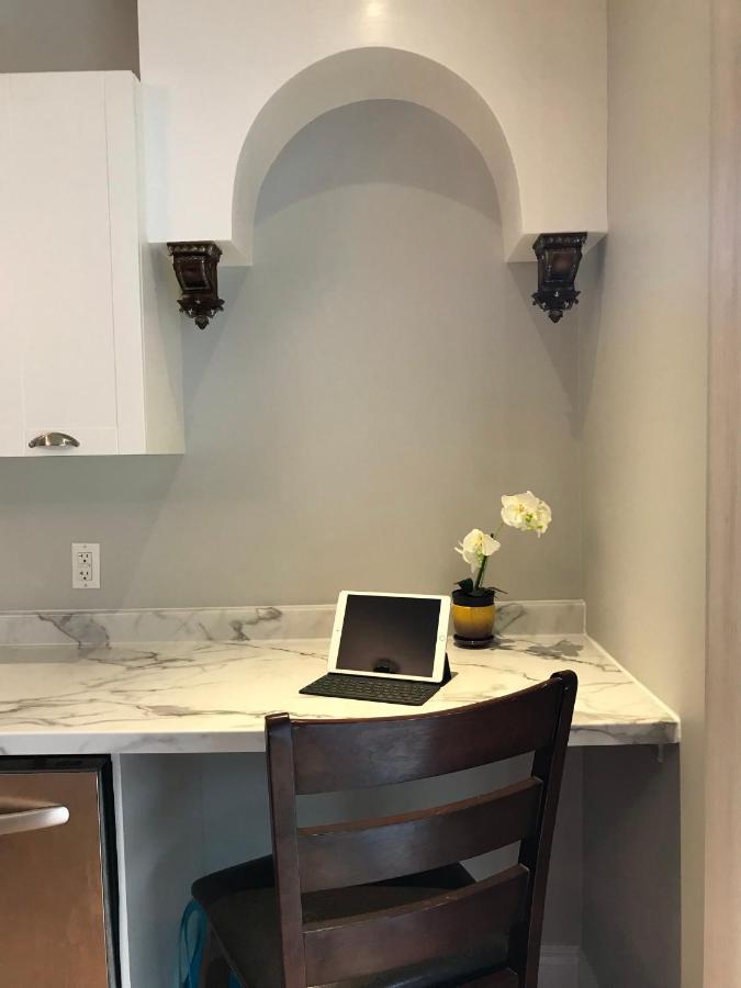 Ottawa Downtown Executive Apartment Retreat With Private Balcony Near Bank Street - Sleep Max 2 Extérieur photo
