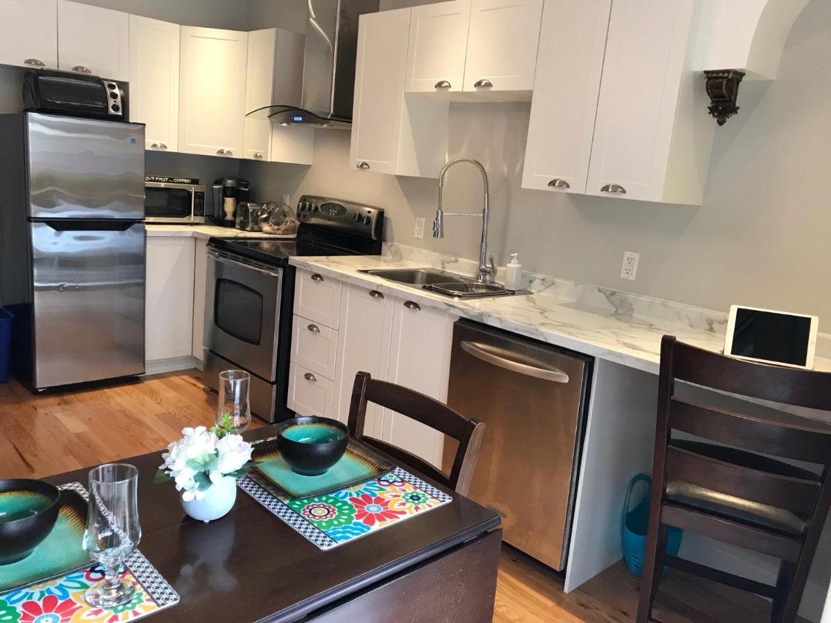 Ottawa Downtown Executive Apartment Retreat With Private Balcony Near Bank Street - Sleep Max 2 Extérieur photo