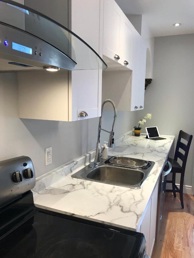 Ottawa Downtown Executive Apartment Retreat With Private Balcony Near Bank Street - Sleep Max 2 Extérieur photo